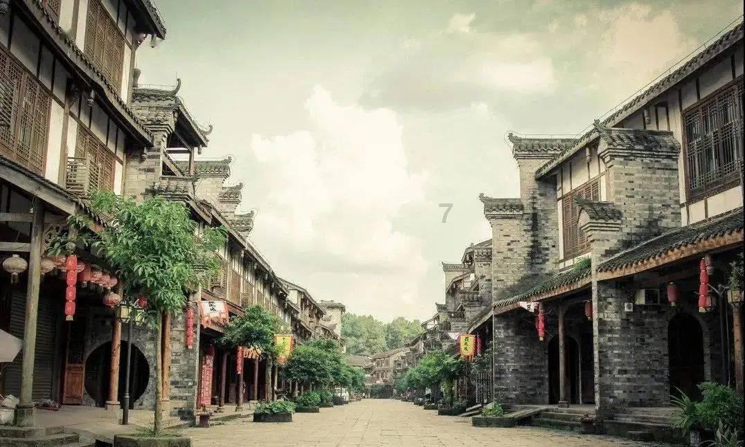 1950年援越抗法,邓逸凡临危受命,妻子却因此与其离婚,是为何?